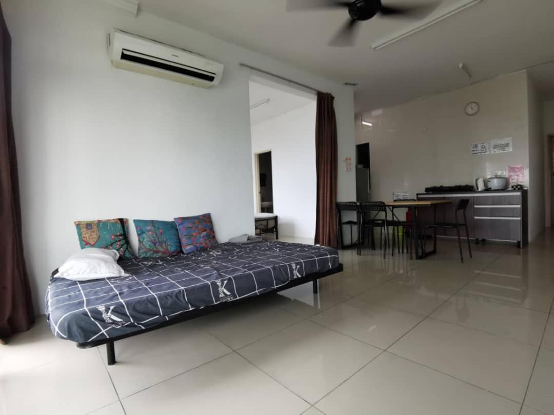 Vista Alam Serviced Apartment Near Idcc Sacc Pkns Uitm Msu Avisena Shah Alam Exterior photo